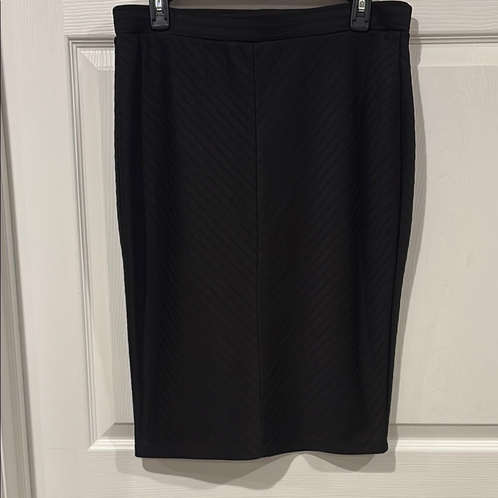 NEW! Women's Black Pencil Skirt - Tailored Everyday Elegance